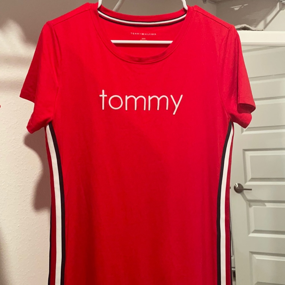 Tommy Hilfiger's T-shirt dress sports